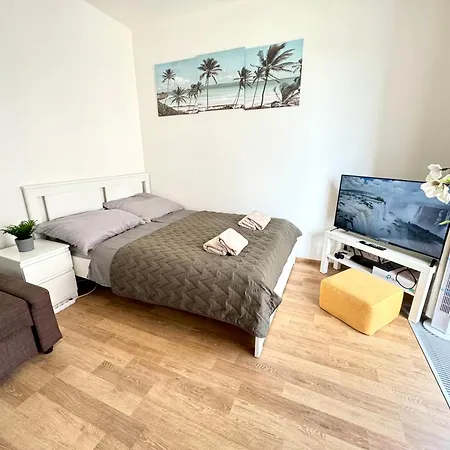 Riverside Premium Apartment Prague Exterior photo