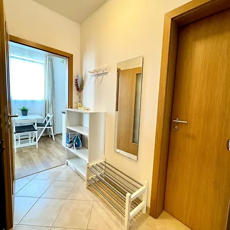 Riverside Premium Apartment Prague Exterior photo